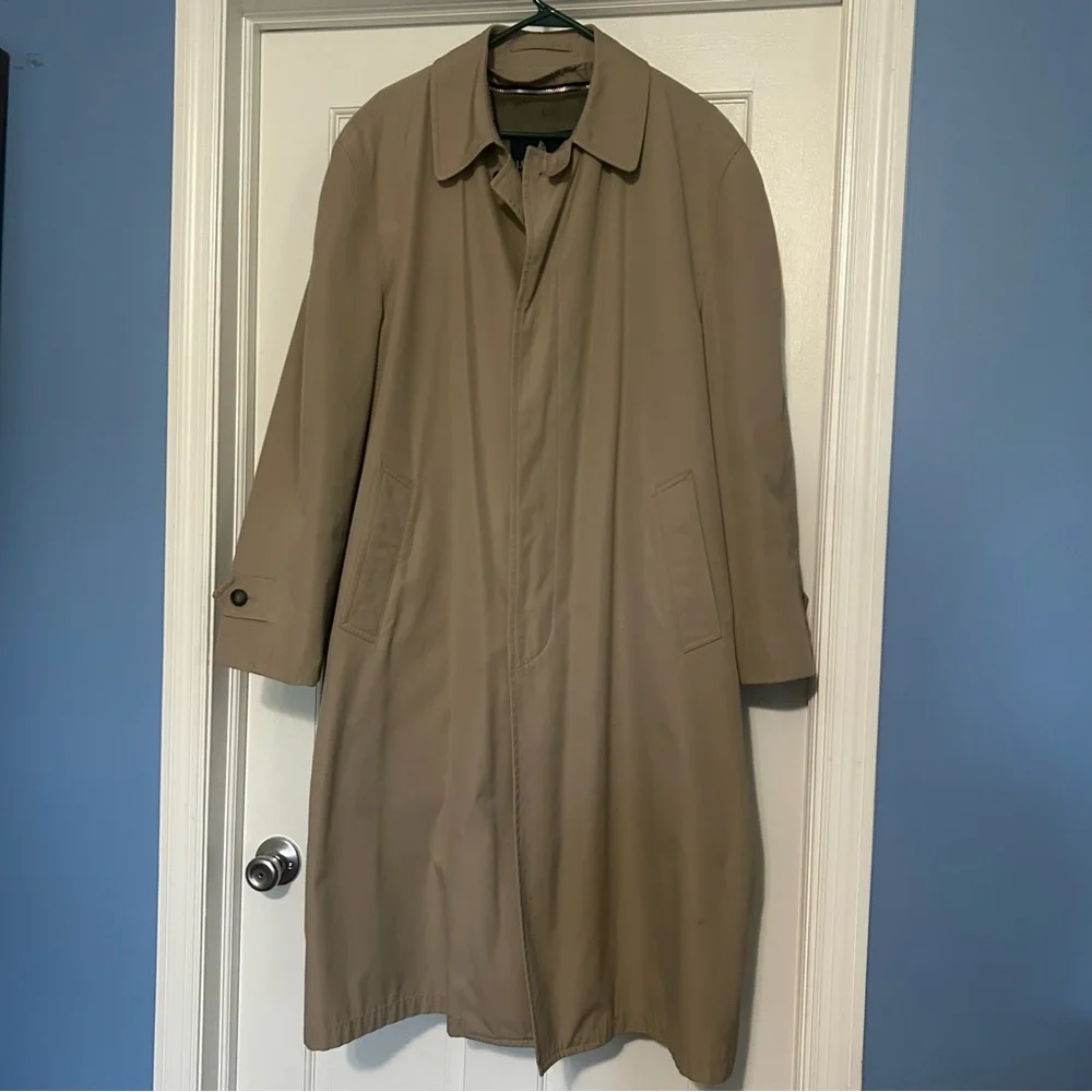 London Fog men’s 42 Regular Classic tan trench coat fall layer classic preppy